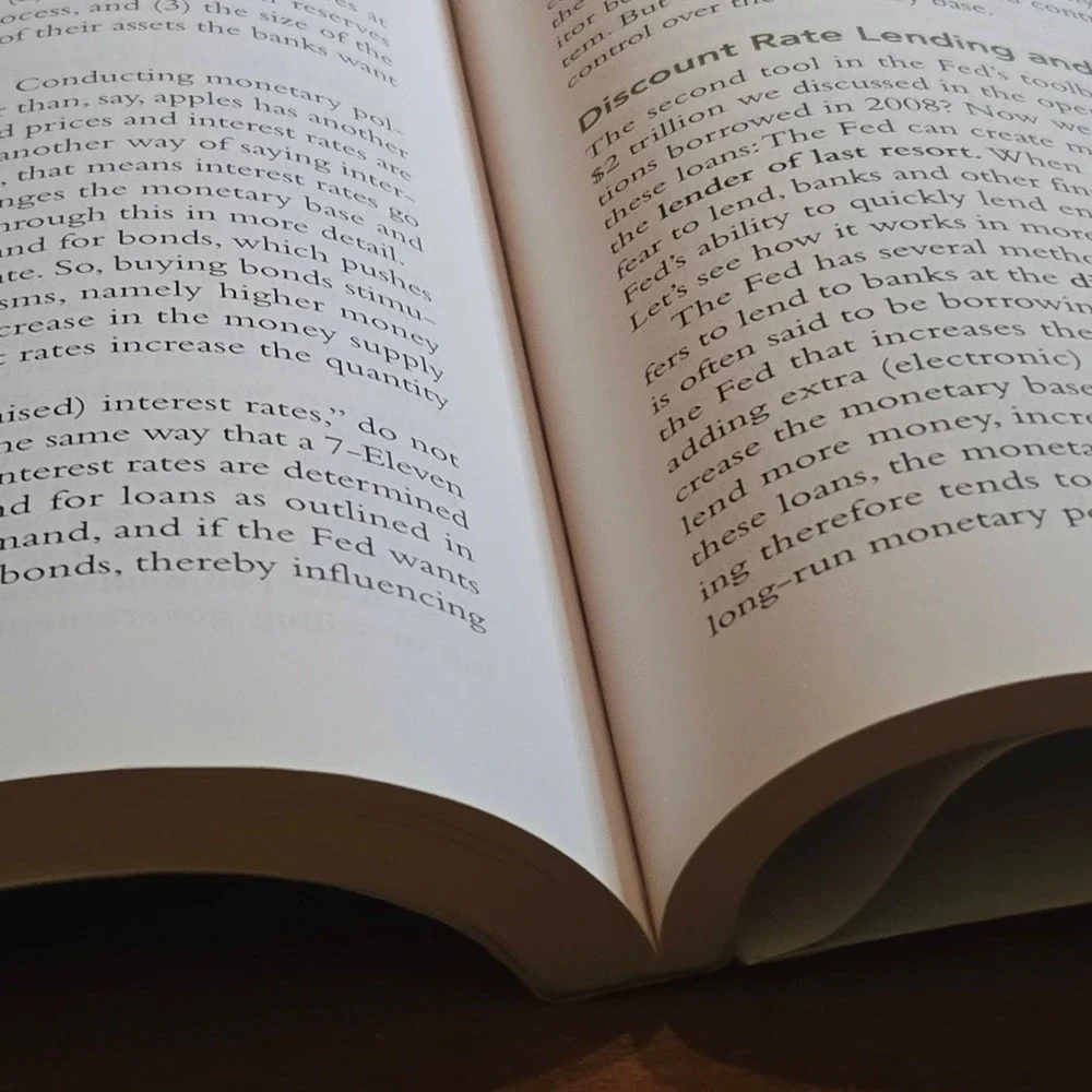 Worth Publishers Macroeconomics Textbook Tyler‎ Cowen Alex Tabarrok 2010 PB Book
